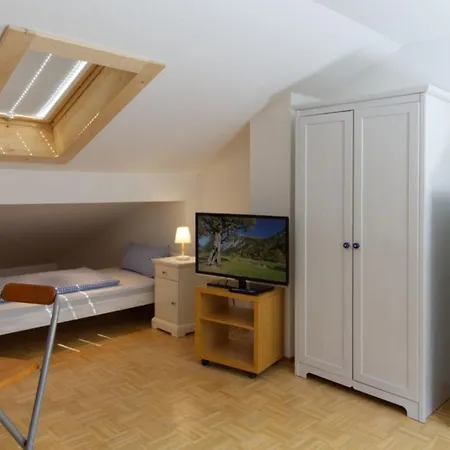 Arzgrube Dg-wohnung -551- شقة ميتنوالد